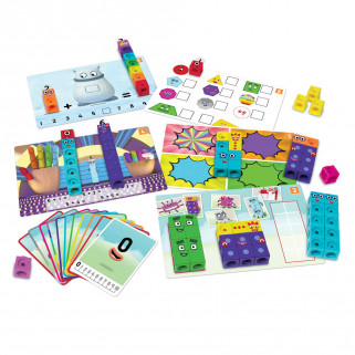 Tarjetas de diferentes colores qu incluyen las actividades del juego